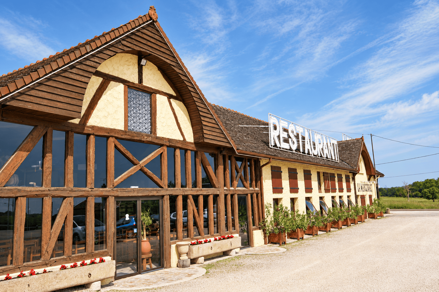 Façade du restaurant La Mangeoire à Montiéramey